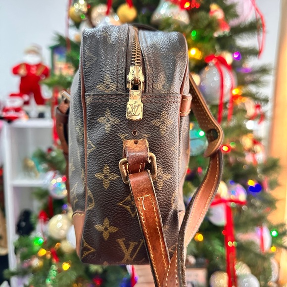 Louis Vuitton Brown Monogram Messenger Bag - Picture 6 of 17